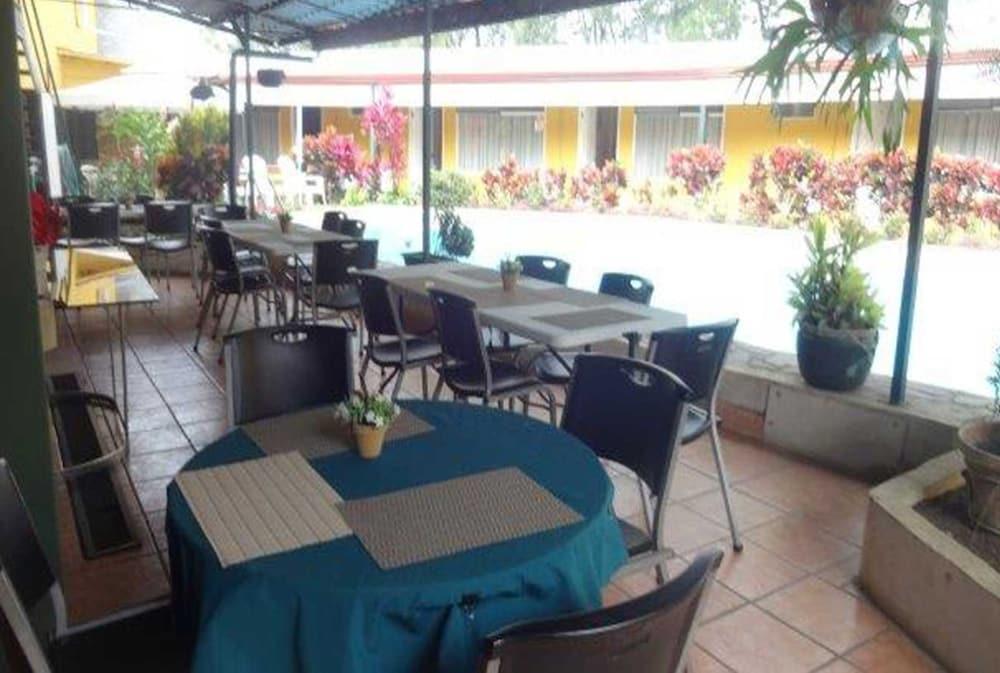 Hotel Puerta Del Sol - San Jose Airport Bagian luar foto